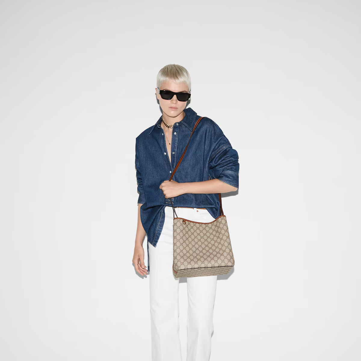 GG EMBLEM SMALL SHOULDER BAG